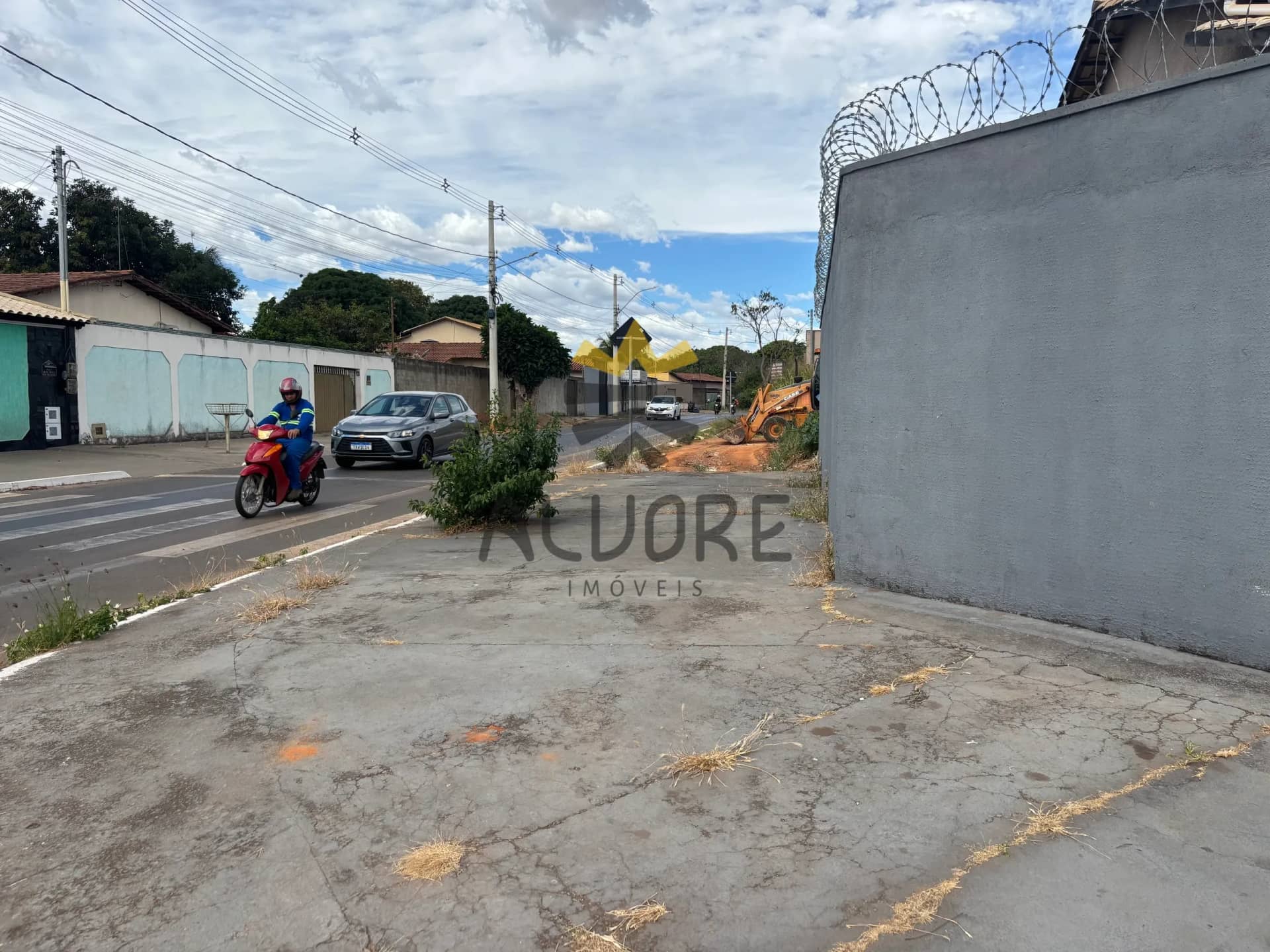 Casa de Esquina para Alugar – Vila Bom Sucesso