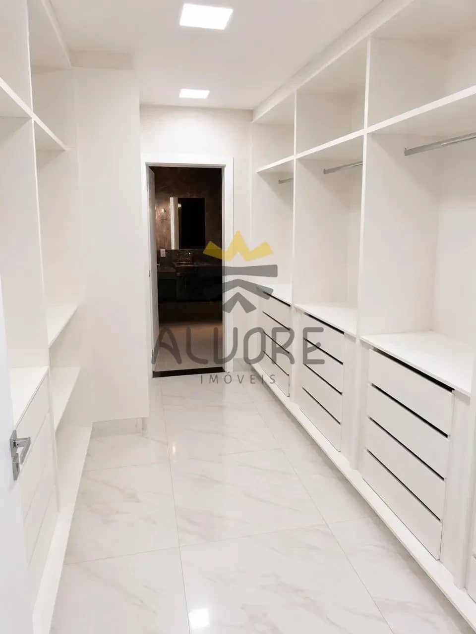 Sobrado Alto Padrão para Alugar – Portal do Sol Garden | Goiânia