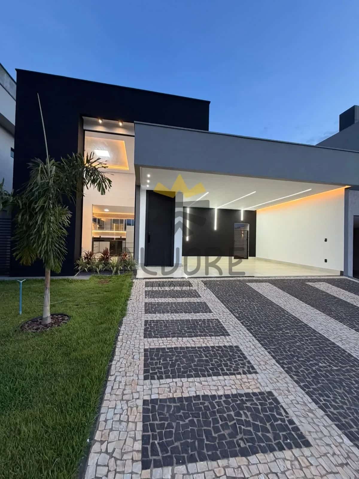 Casa à venda no Jardins Bolonha